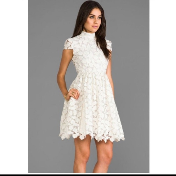 ALICE + OLIVIA Jayna Lace Open Back Fit and Flare Dress in Cream White - Size 0 - Picture 1 of 6
